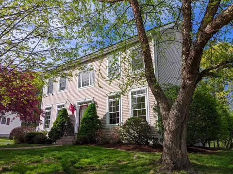48 Oak St, South Berwick, ME 03908