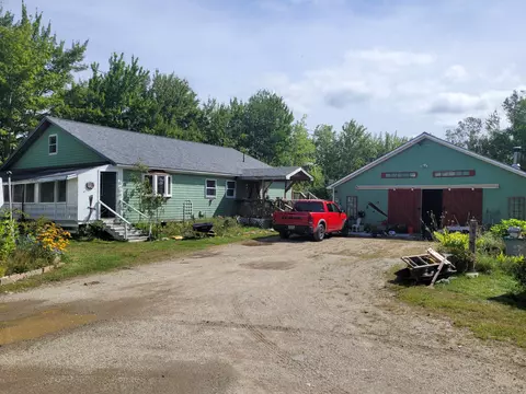 59 Blackswoods Rd, Franklin, ME 04634