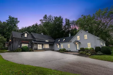 978 Roosevelt Trl, Naples, ME 04055