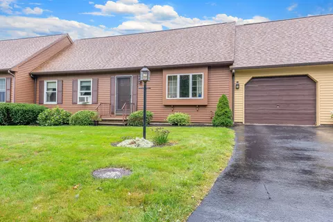 83 Old Carriage Rd #48, Auburn, ME 04210