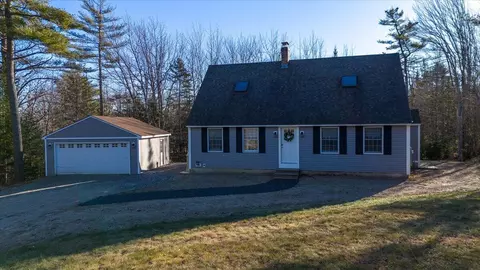 213 Bayside W, Owls Head, ME 04854