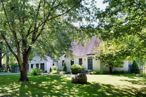 28 Boulder Rd, Bristol, ME 04539