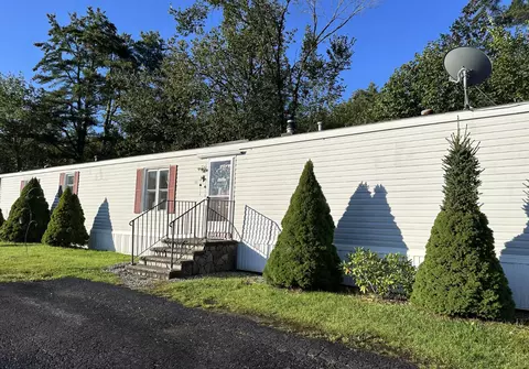 200 Cape Rd, Hollis, ME 04042