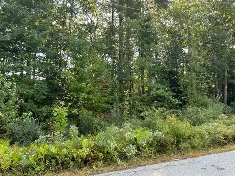28 Poplar St, Old Orchard Beach, ME 04064