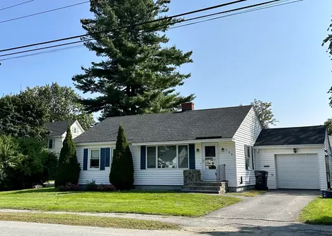 140 14th St, Bangor, ME 04401