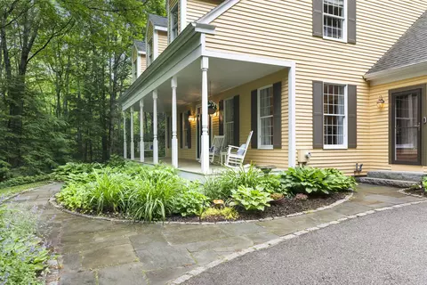 7 Bentridge Rd, Falmouth, ME 04105