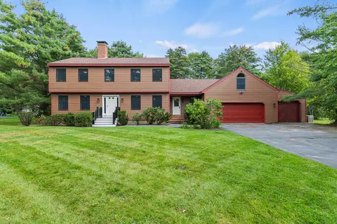 19 Merrill Rd, Falmouth, ME 04105