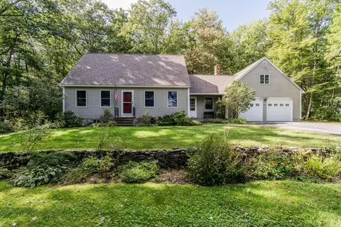 44 Middle Rd, Falmouth, ME 04105