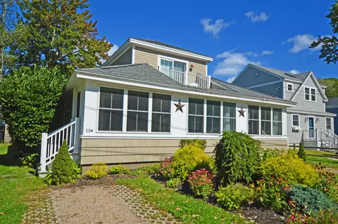 13 Belvidere Ave #A & B, Kennebunkport, ME 04046