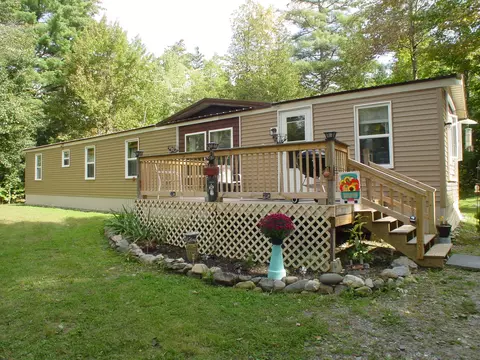 20 Griffin Dr, Milford, ME 04461