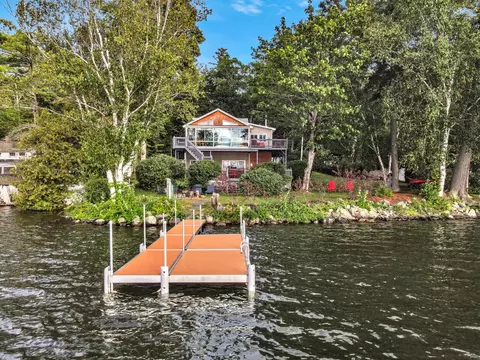 43 Chapmans Dr, Manchester, ME 04351