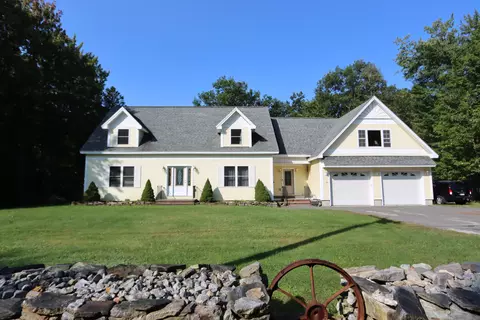 19 Brookside Ave, Livermore Falls, ME 04254