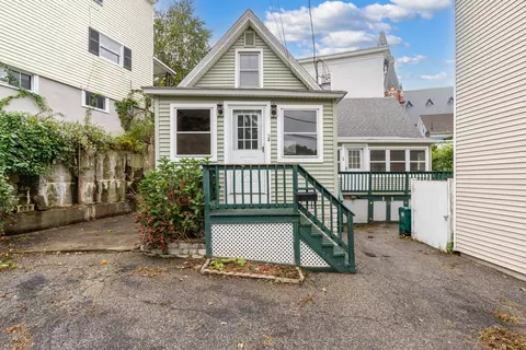 52 Pike St, Biddeford, ME 04005
