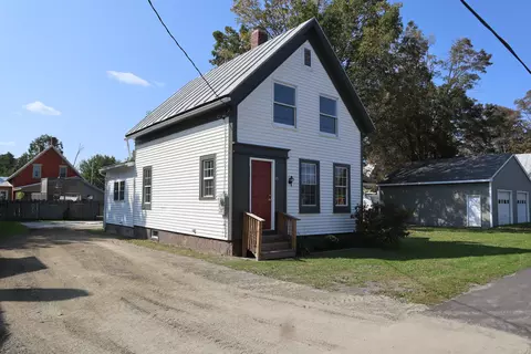 15 Free St, Skowhegan, ME 04976
