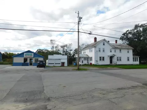 34 Commercial St, Hartland, ME 04943
