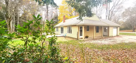 398 W Main St, Yarmouth, ME 04096