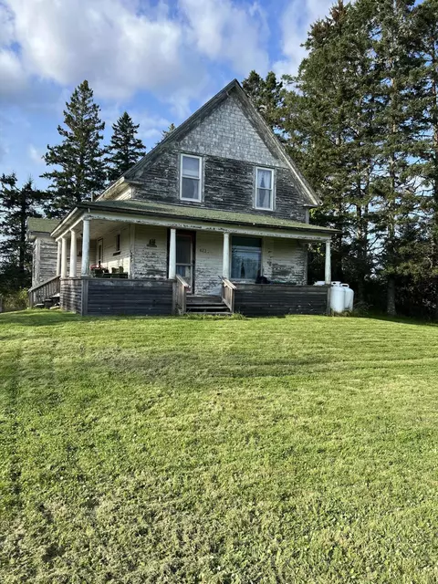 823 County Rd, Lubec, ME 04652