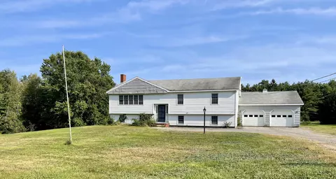 346 Cape Rd, Standish, ME 04084