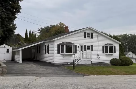 17 Irwin St, Lewiston, ME 04240