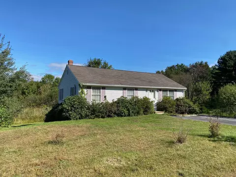 43 Acorn St, Gorham, ME 04038