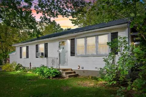 65 Turkey Lane Rd, Buxton, ME 04093