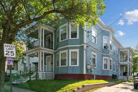 83 College St, Lewiston, ME 04240