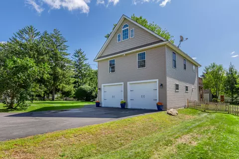 120 Frost St, Portland, ME 04102