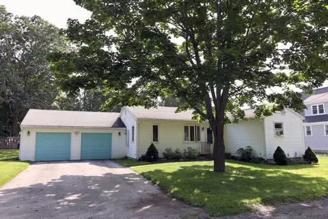 8 Ocean Ave, Cape Elizabeth, ME 04107