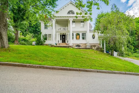 18 Locust Hl, Limerick, ME 04048