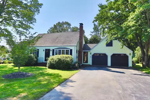 358 Tuttle Rd, Cumberland, ME 04021