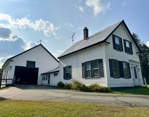 35 Memorial Park Ln, Wayne, ME 04284