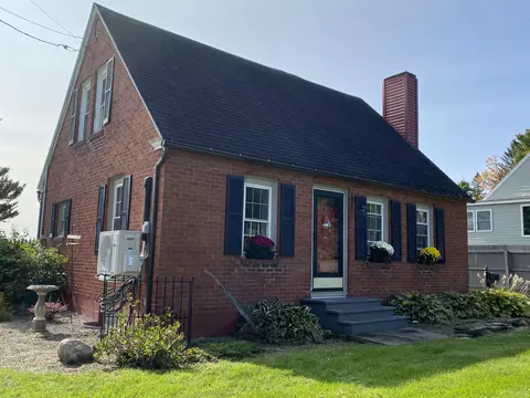 17 Caroline Ave, Caribou, ME 04736