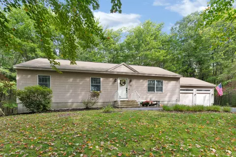72 Ross Rd, Old Orchard Beach, ME 04064
