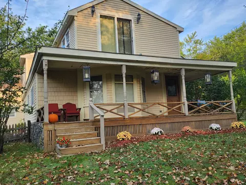 104 Elm St, North Berwick, ME 03906