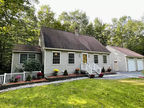 192 Beaver Dam Rd, Lake Arrowhead, ME 04061
