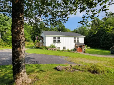 1060 Banton Rd, Palermo, ME 04354