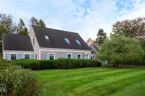 31 Surf Ln, Kennebunk, ME 04043