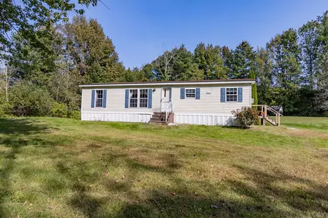 15 Aspen Dr, Sabattus, ME 04280