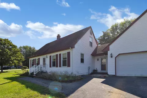 8 Glaude Ave, Biddeford, ME 04005