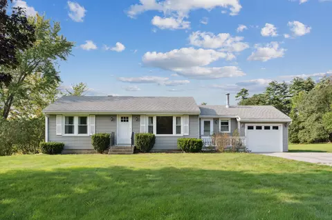 130 Winn Rd, Falmouth, ME 04105