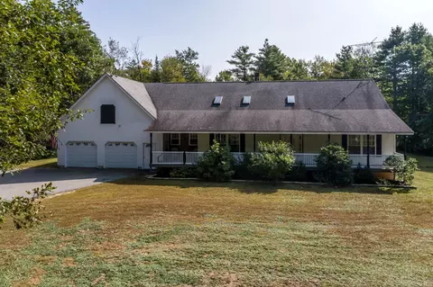 762 Hallowell Rd, Durham, ME 04222
