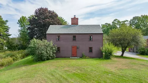 95 Middle Rd, Cumberland, ME 04021
