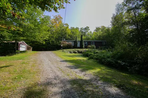 699 Pond Rd, Saint Albans, ME 04971