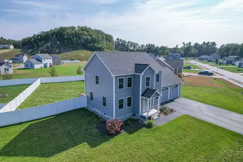8 Champagne Ln, Lisbon, ME 04250