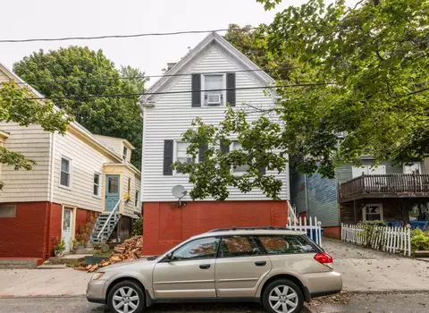39 Hammond St, Portland, ME 04101