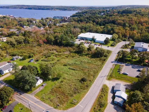 62 Thomaston St, Rockland, ME 04841
