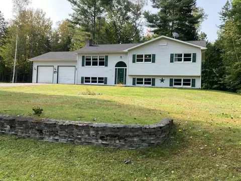 46 Buckley Ave, Lincoln, ME 04457