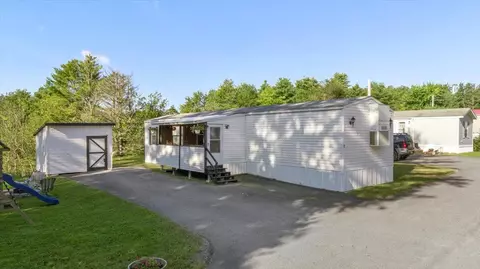 2 Dewey Dr, Topsham, ME 04086