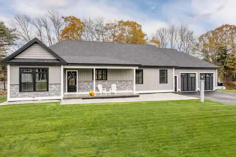 19 Magnolia Dr, Old Orchard Beach, ME 04064