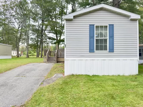 53 Primrose Ln, Brunswick, ME 04011